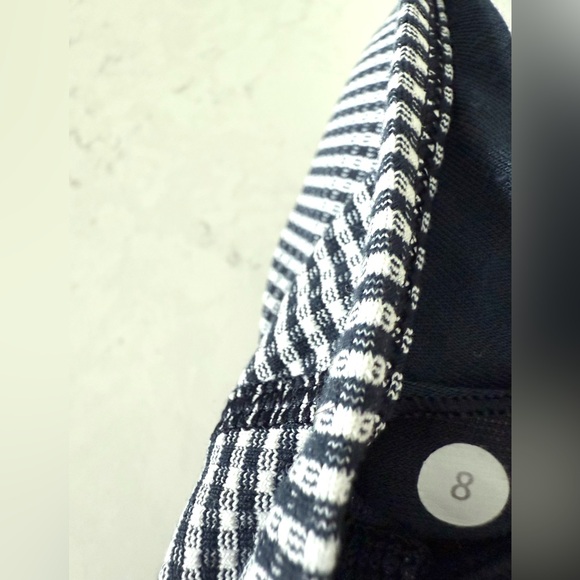 Lululemon Flow Y Bra in Navy Gingham Size 8 EUC Excellent Condition - Picture 4 of 4